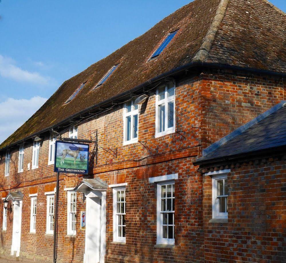 The Greyhound Inn Wantage Bagian luar foto